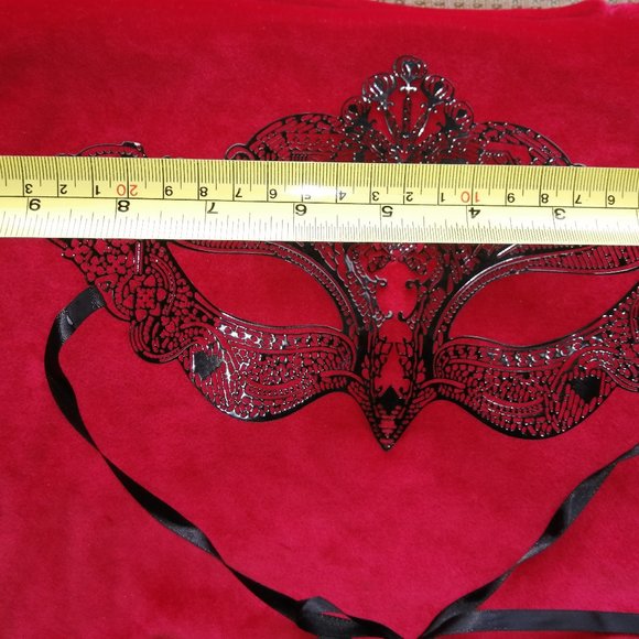 Metal die-cut mask - Picture 5 of 6